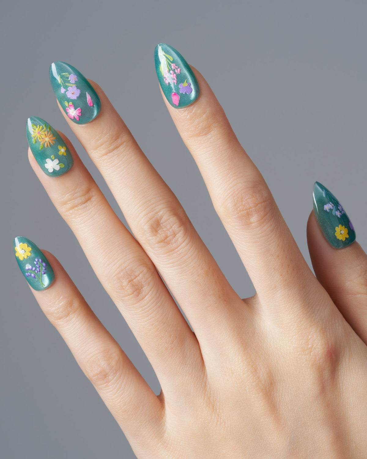 KOSBLING nail studio — Cat Eye / Spring Ivy / Short Almond+