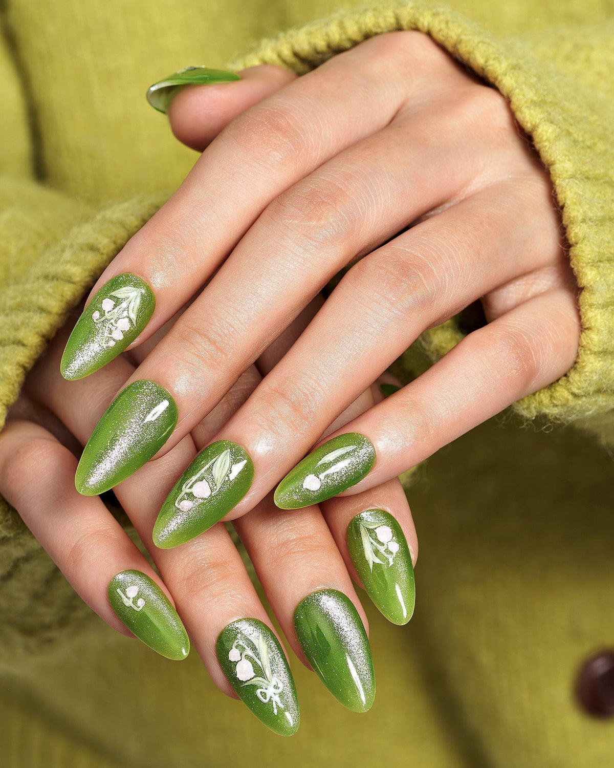 KOSBLING nail studio — Cat Eye / Petal Beam