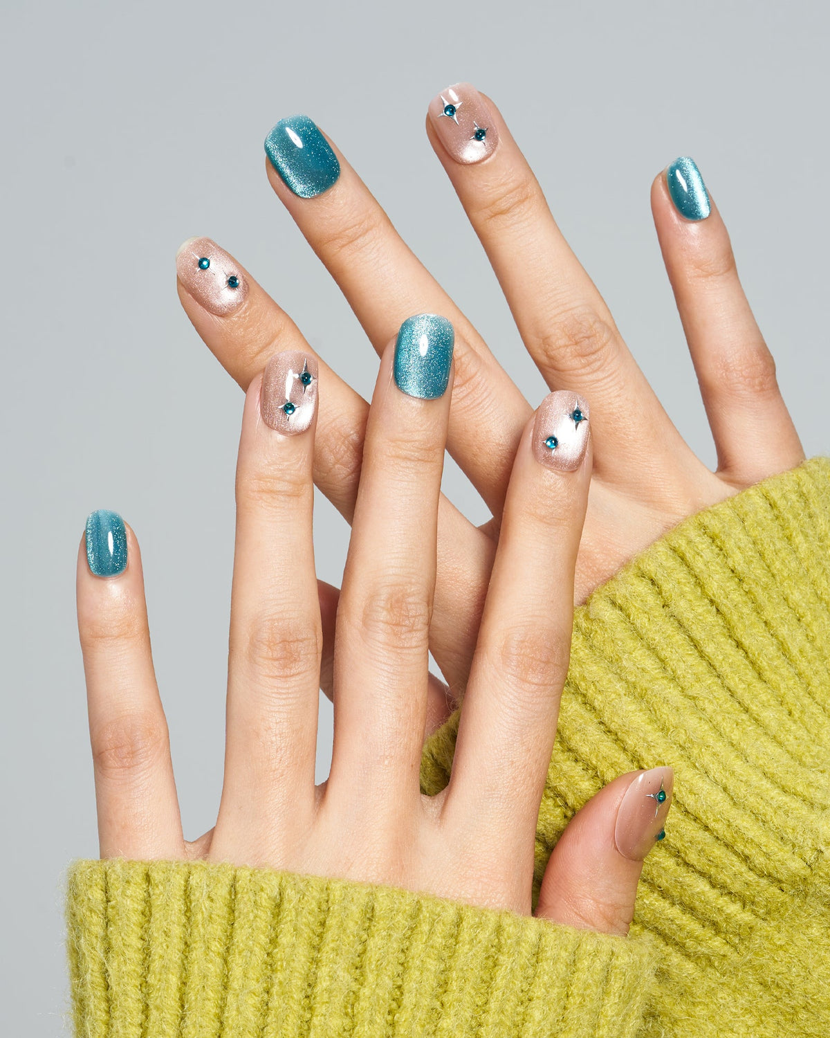 KOSBLING nail studio — Cat Eye / Aurora Night