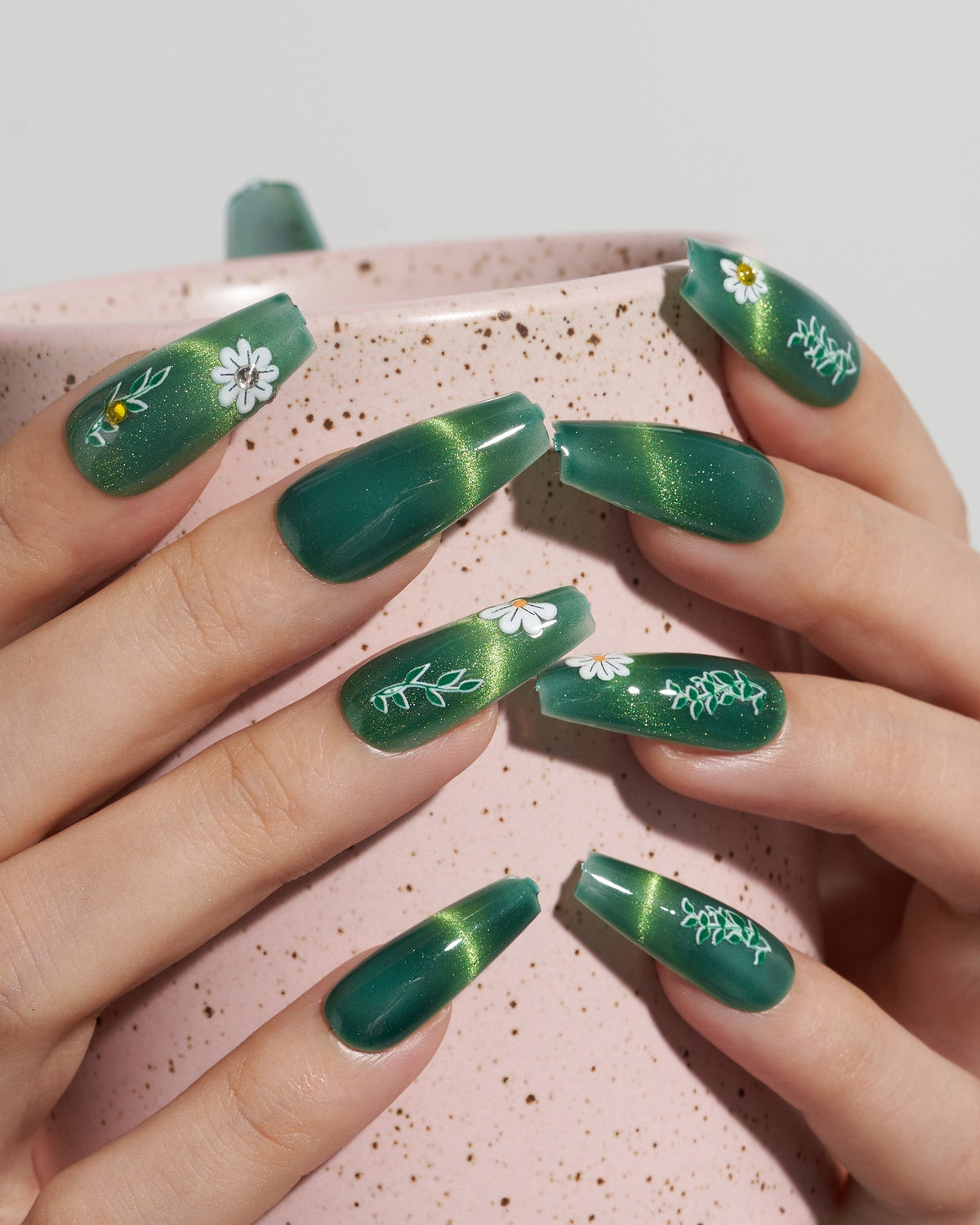 KOSBLING nail studio — Cat Eye / Emerald Meadow / Medium Long Coffin