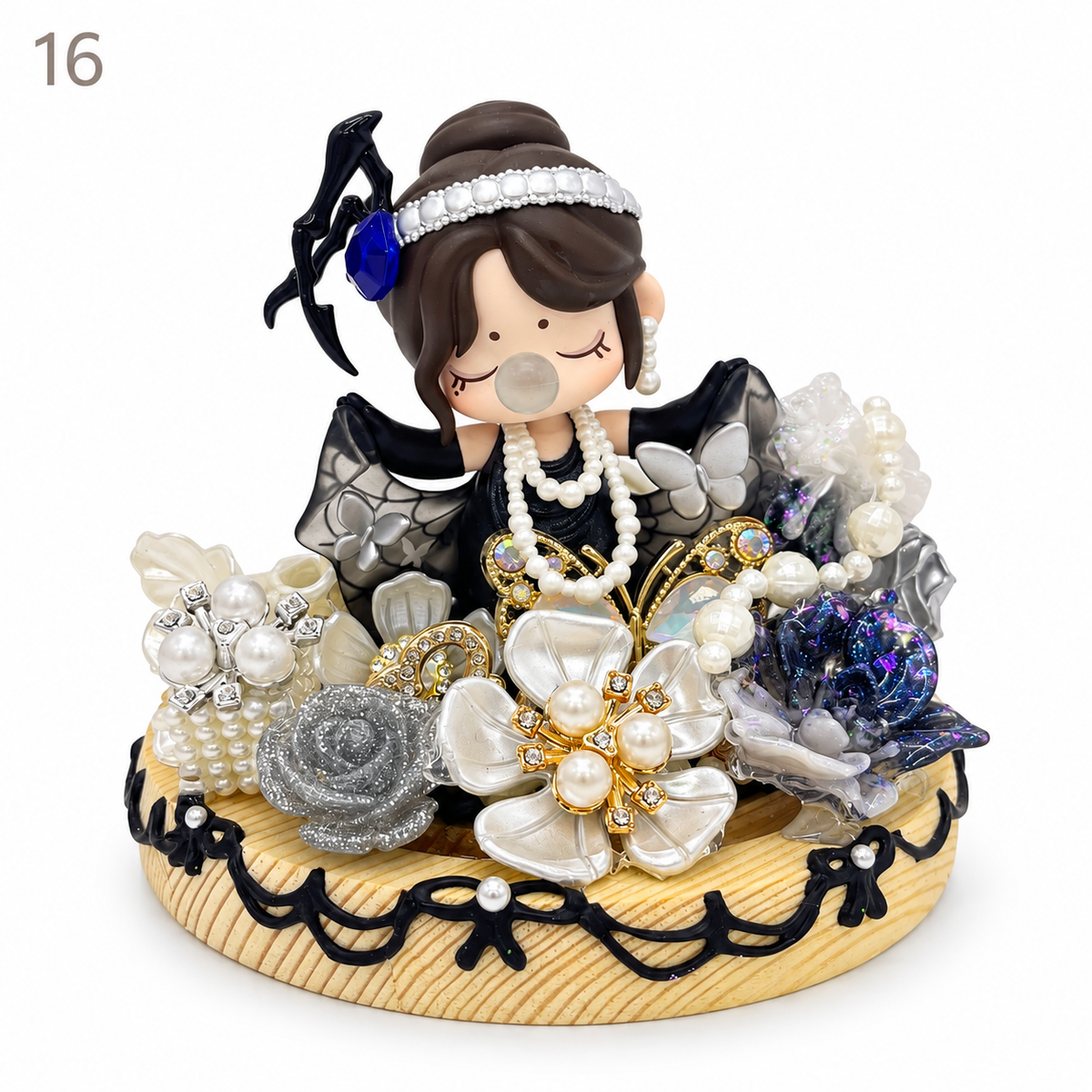 Kosbling In Stock- Ornament with a wooden base
