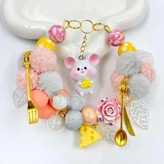 くいしん坊チューちゃん - レミー、チーズ、カトラリーパーツ＆2種類のふわふわ、流砂ボトル、Lサイズ花ビーズ - kosbling - beads