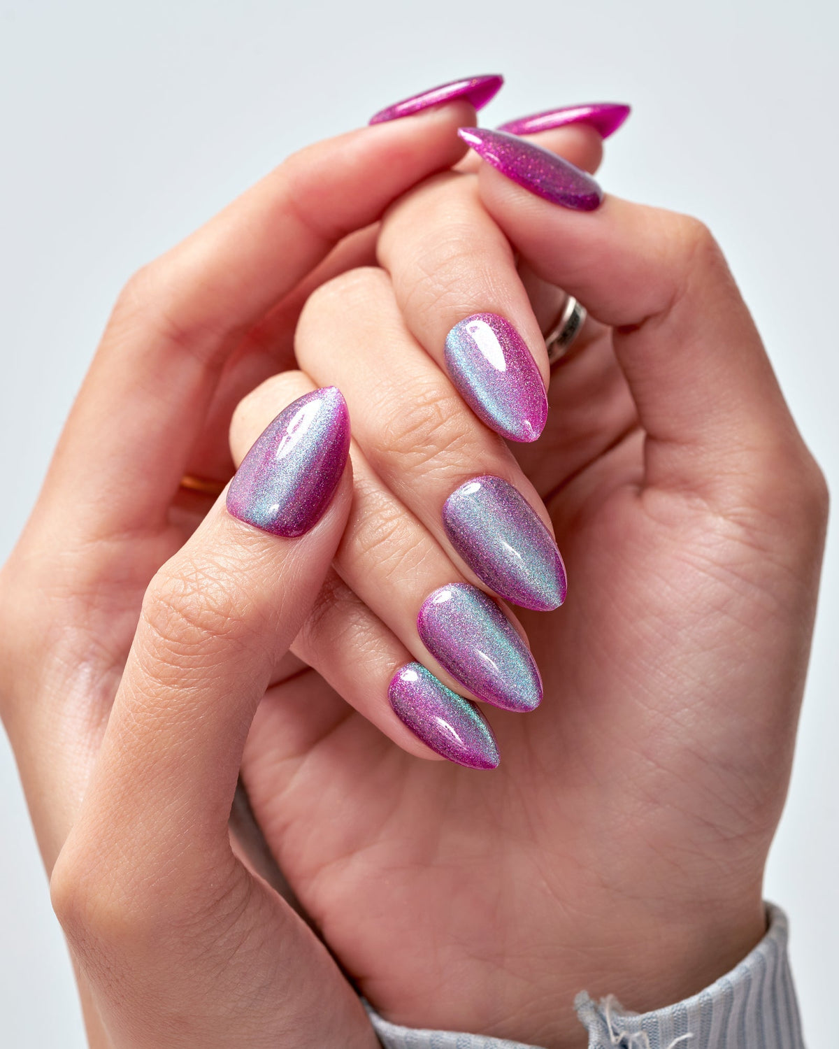 KOSBLING nail studio — Cat Eye / Mermaid Grape / Short Almond+