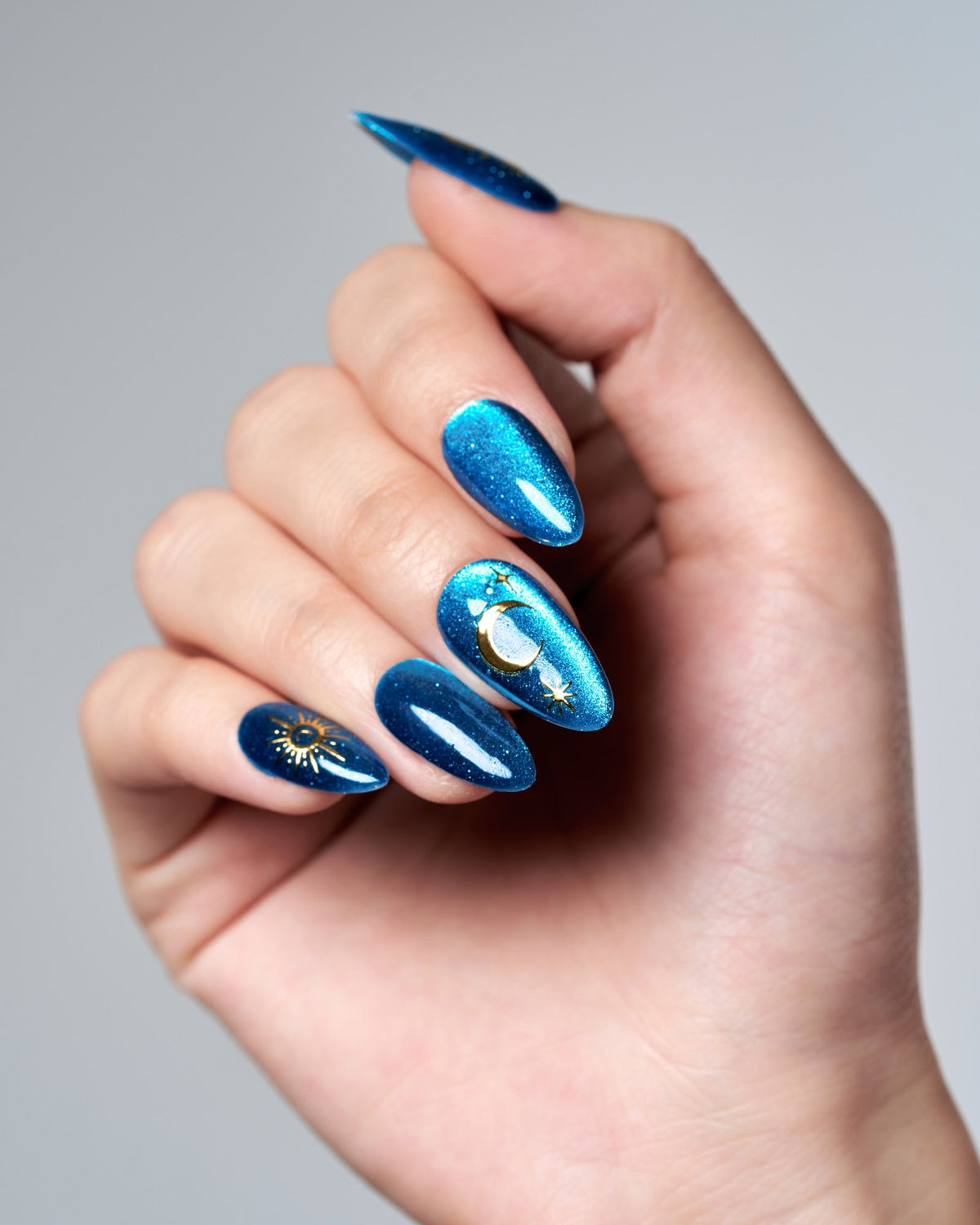 KOSBLING nail studio — Cat Eye / Moonstone Magic+