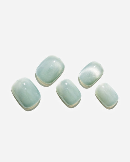 KOSBLING nail studio — Cat Eye / Menthol Mambo