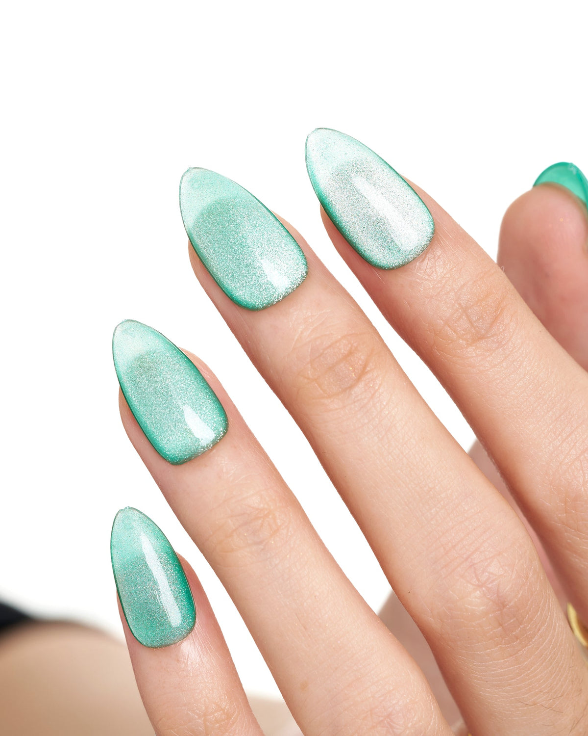 KOSBLING nail studio — Cat Eye / Icy Mint