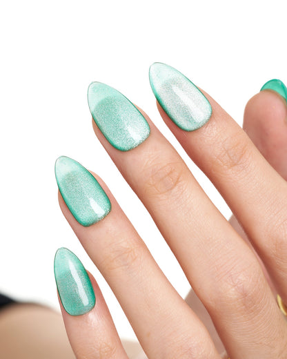 KOSBLING nail studio — Cat Eye / Icy Mint