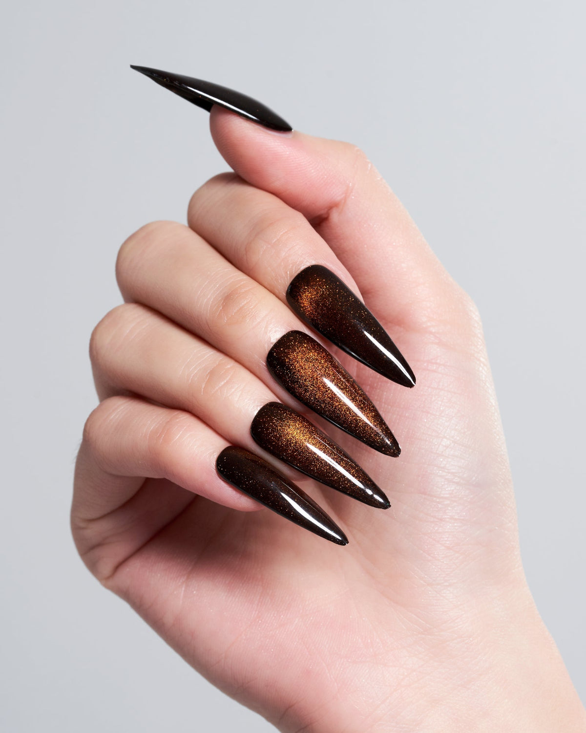 KOSBLING nail studio — Cat Eye / Red Night / Long Stiletto