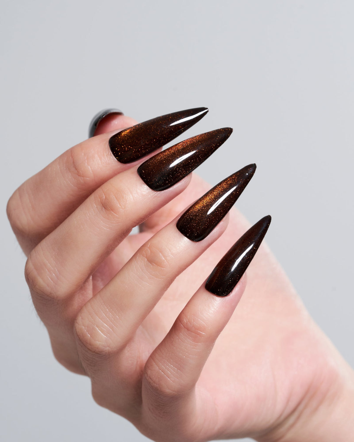 KOSBLING nail studio — Cat Eye / Red Night / Long Stiletto