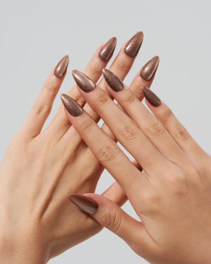 KOSBLING nail studio — Cat Eye / Flat White