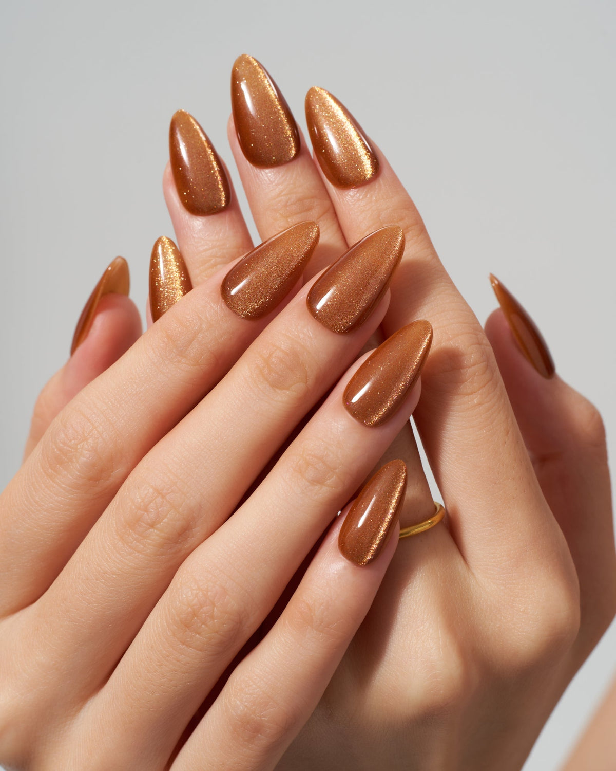 KOSBLING nail studio — Cat Eye / Cappuccino
