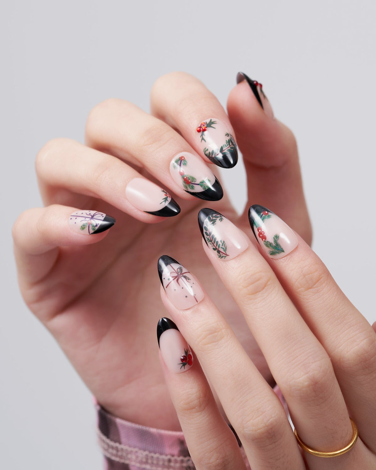 KOSBLING nail studio — Holly Glam+
