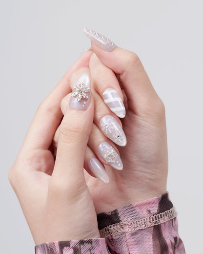 KOSBLING nail studio — Cat Eye / Winter Radiance