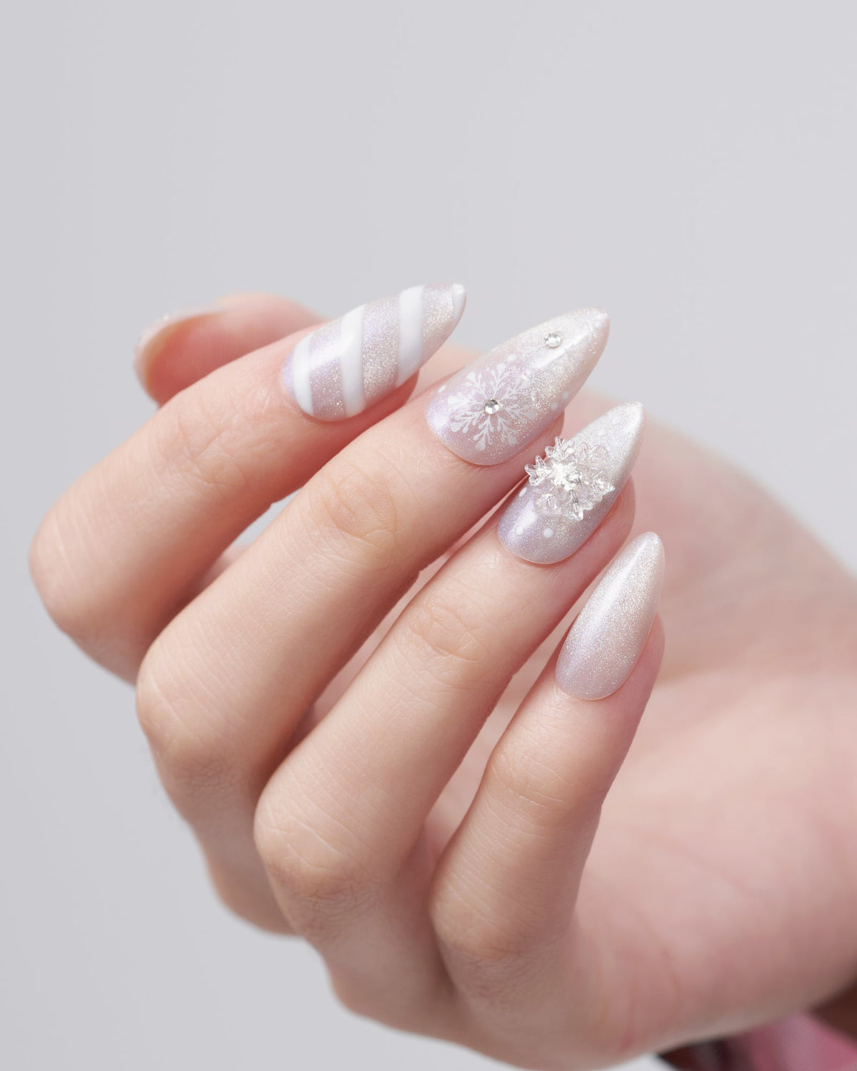 KOSBLING nail studio — Cat Eye / Winter Radiance