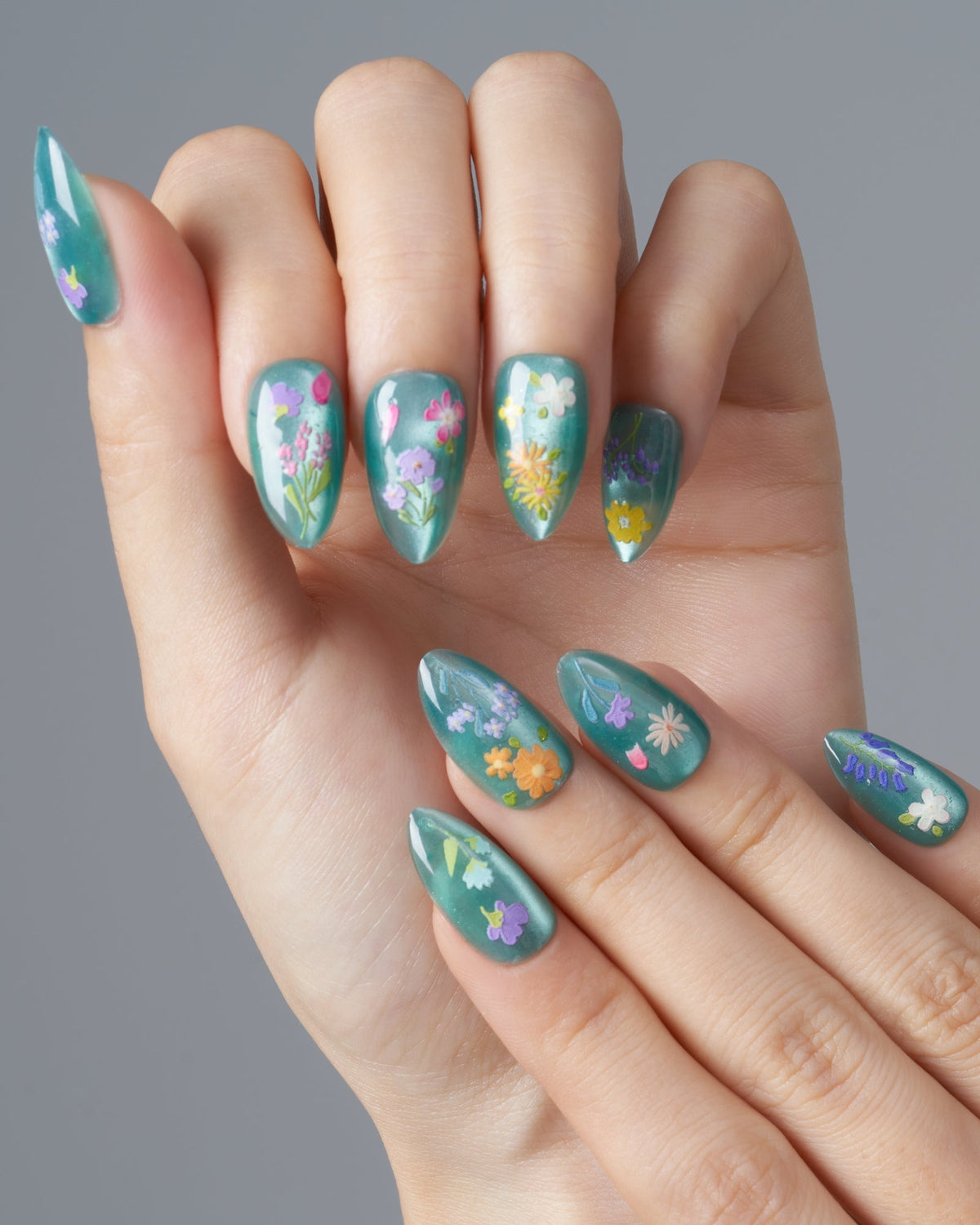KOSBLING nail studio — Cat Eye / Spring Ivy / Short Almond