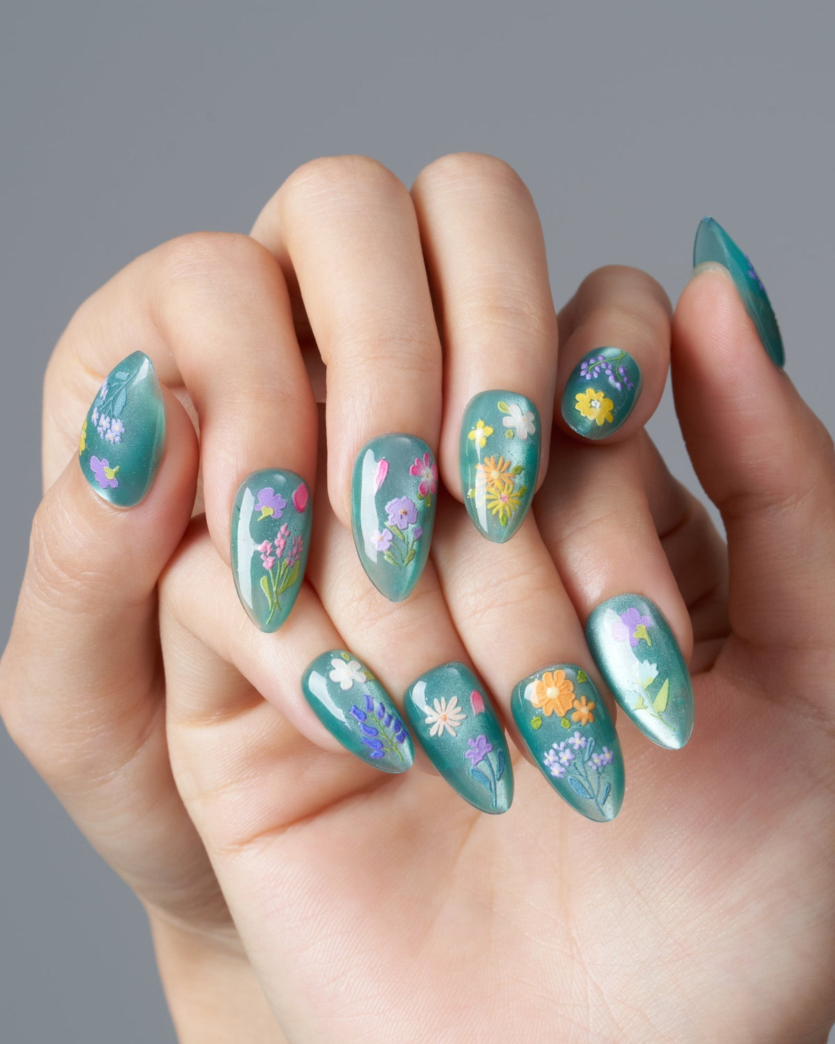 KOSBLING nail studio — Cat Eye / Spring Ivy / Short Almond+