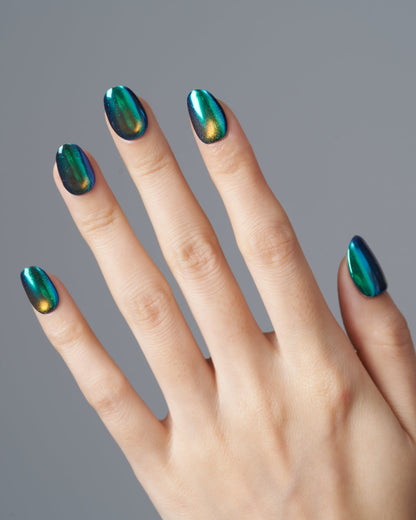 KOSBLING nail studio — Cat Eye / Venom Spark