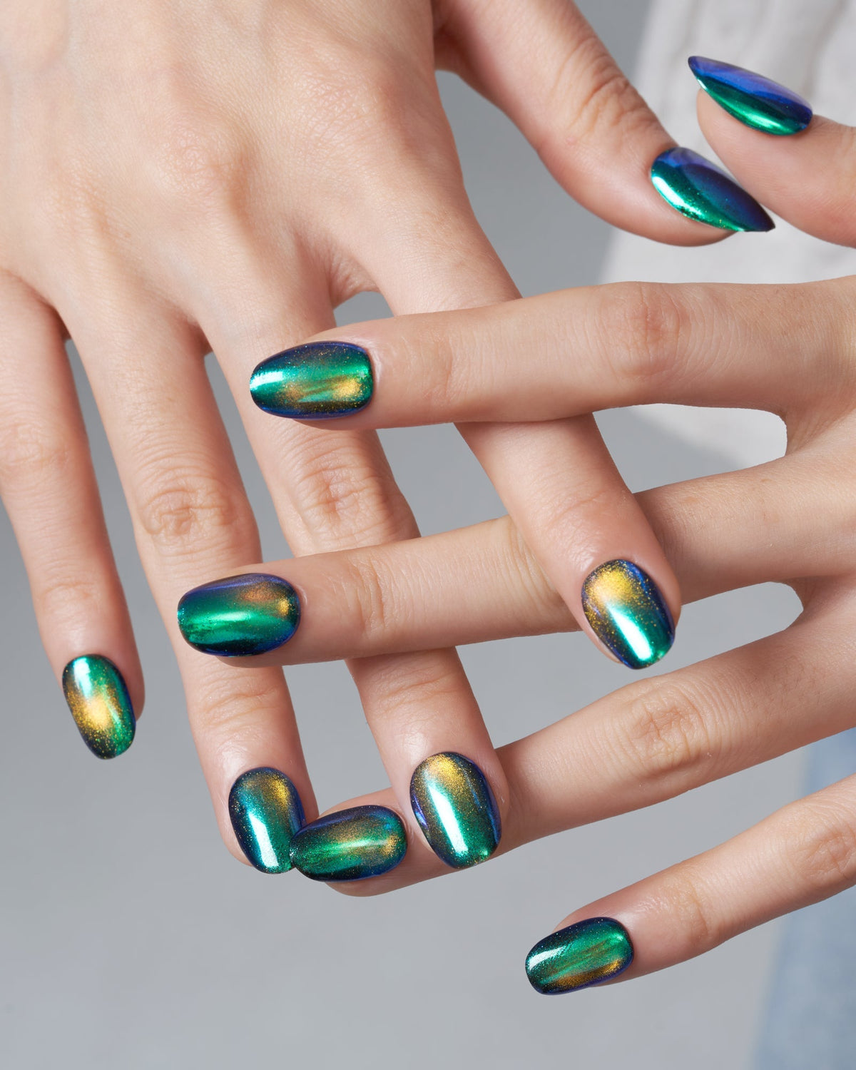 KOSBLING nail studio — Cat Eye / Venom Spark