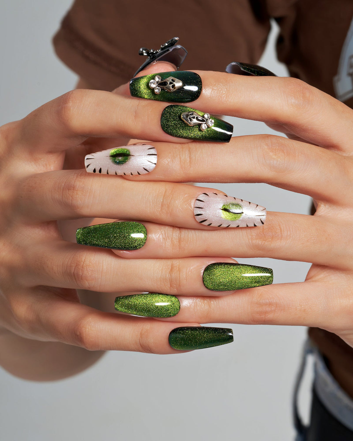 KOSBLING nail studio — Cat Eye / Emerald Curse