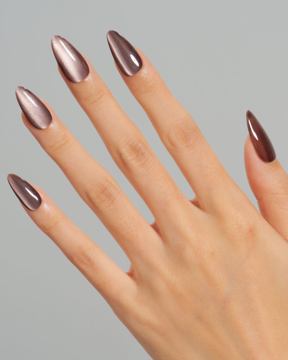 KOSBLING nail studio — Cat Eye / Hazelnut Latte