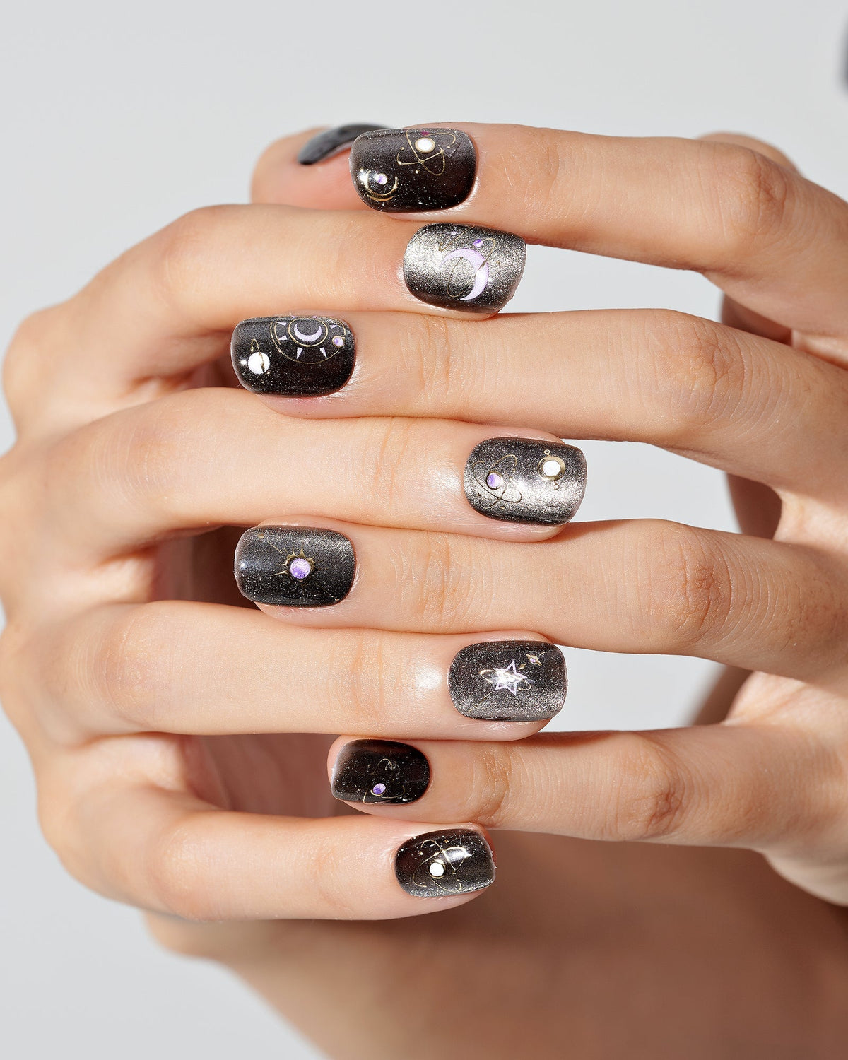 KOSBLING nail studio — Cat Eye / Lunar Ashes