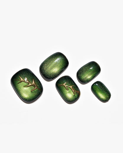 KOSBLING nail studio — Cat Eye / Mystic Thicket