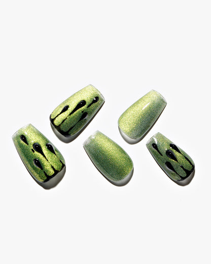 KOSBLING nail studio — Cat Eye / Venomous Green / Short Coffin