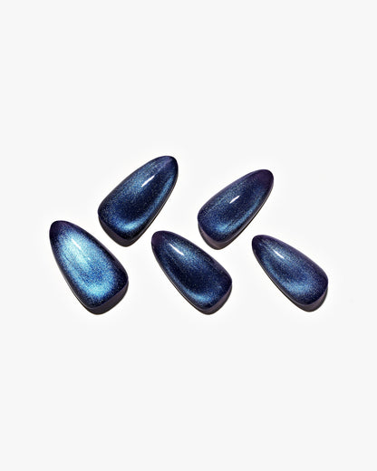 KOSBLING nail studio — Cat Eye / Moon Phase