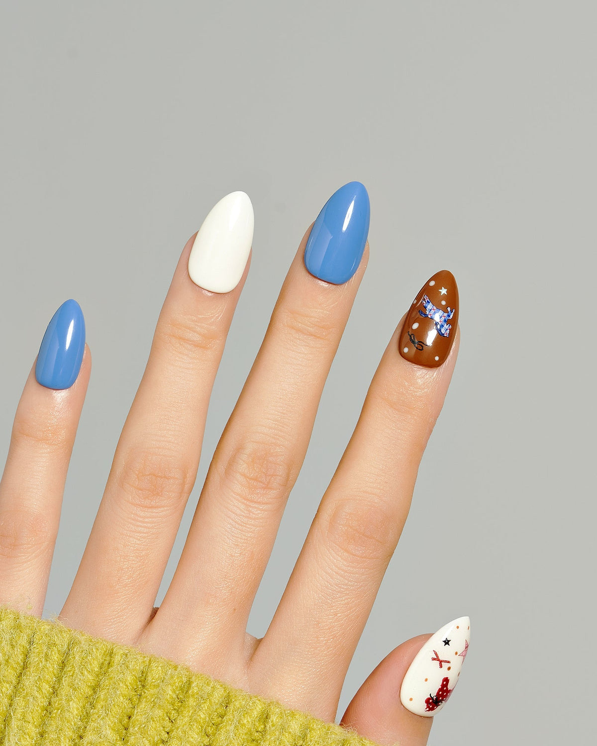 KOSBLING nail studio — Pony Pendant