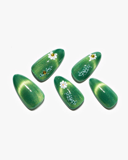 KOSBLING nail studio — Cat Eye / Emerald Meadow