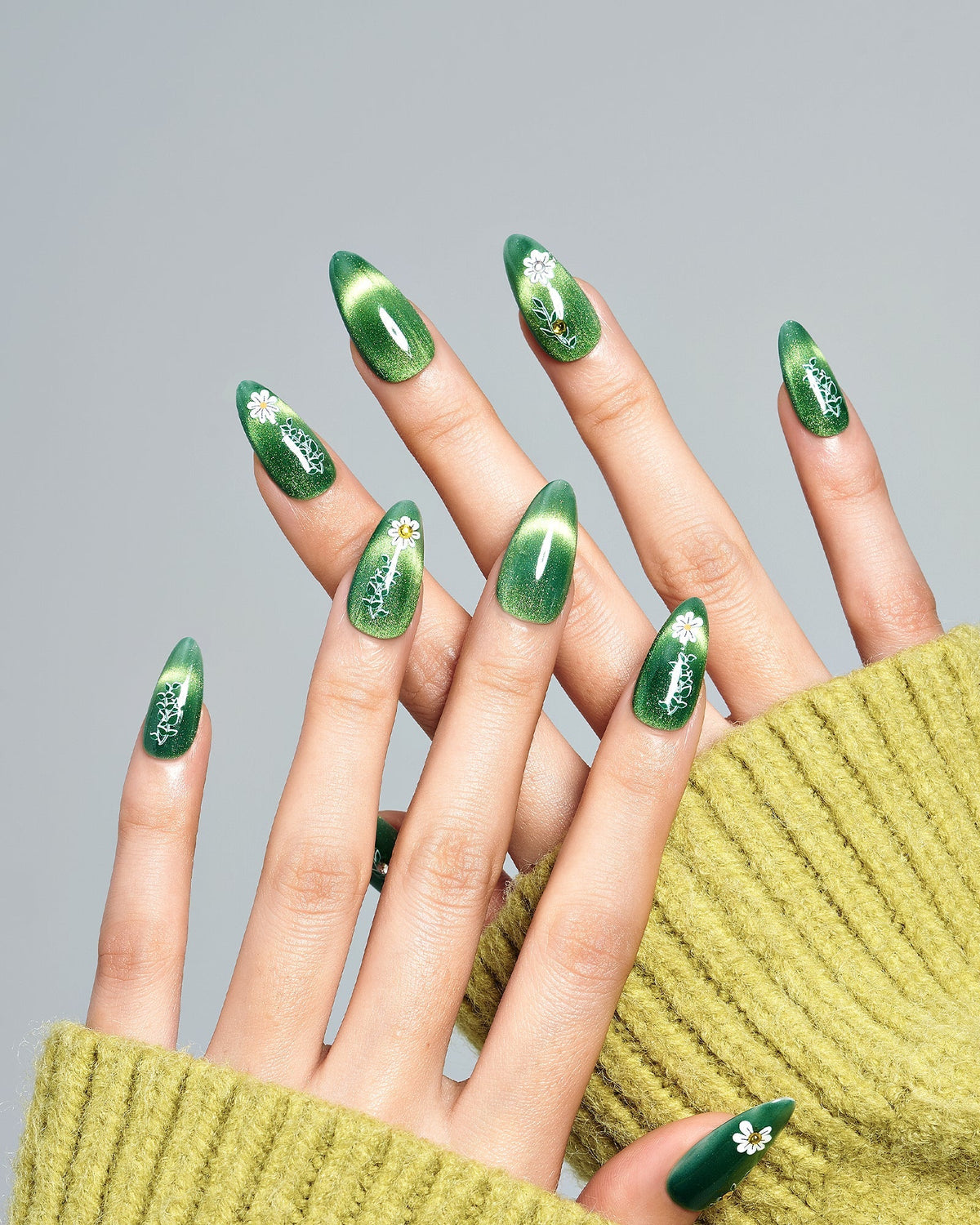 KOSBLING nail studio — Cat Eye / Emerald Meadow