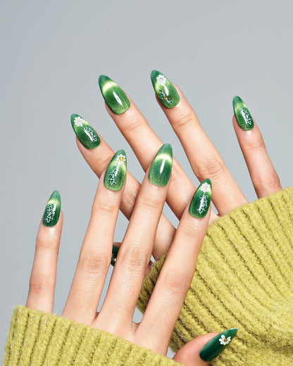 KOSBLING nail studio — Cat Eye / Emerald Meadow