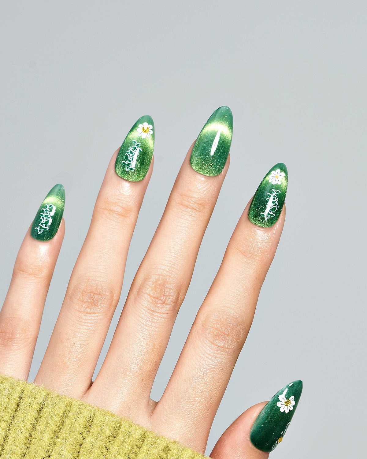 KOSBLING nail studio — Cat Eye / Emerald Meadow
