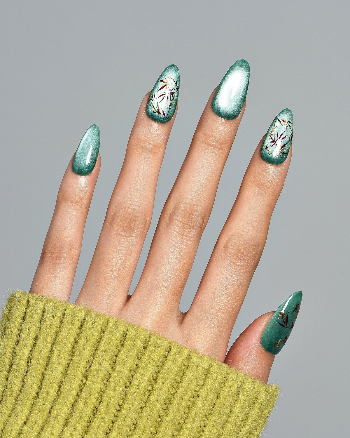 KOSBLING nail studio — Cat Eye / Fresh Sprout