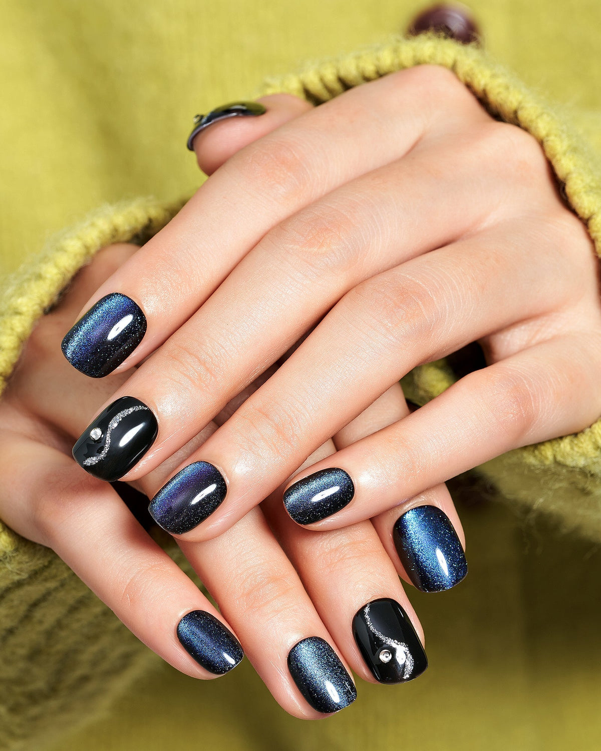 KOSBLING nail studio — Cat Eye / Obsidian Sea