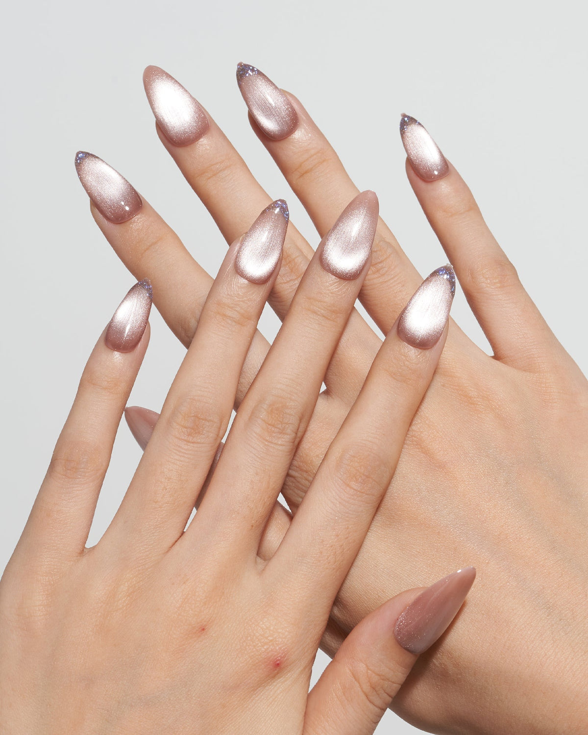 KOSBLING nail studio — Cat Eye / Champagne Glow
