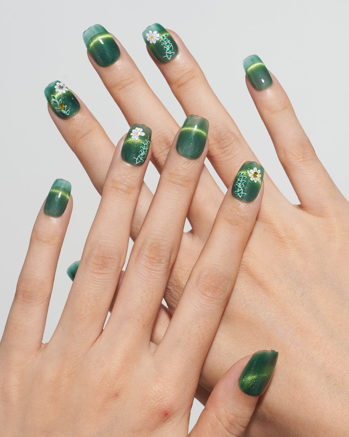 KOSBLING nail studio — Cat Eye / Emerald Meadow / Short Square