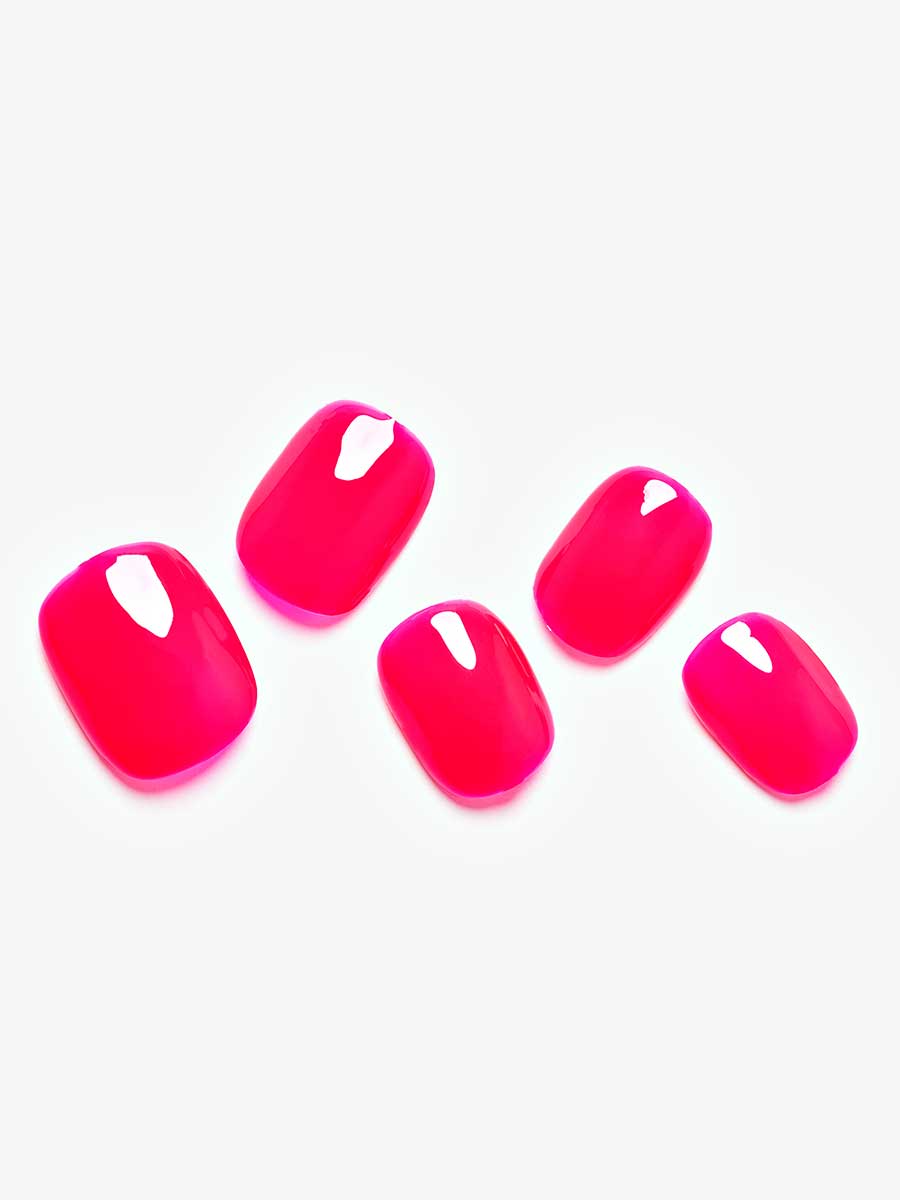 KOSBLING nail studio — Temptation / Squoval