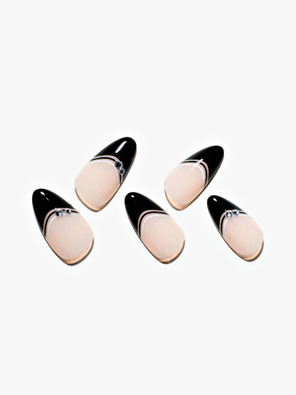 KOSBLING nail studio — Noir Diva