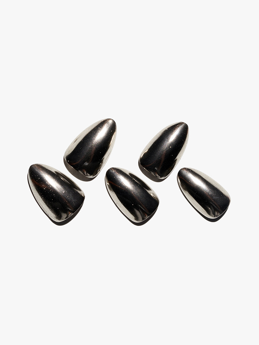 KOSBLING nail studio — Silver Light / Short Almond