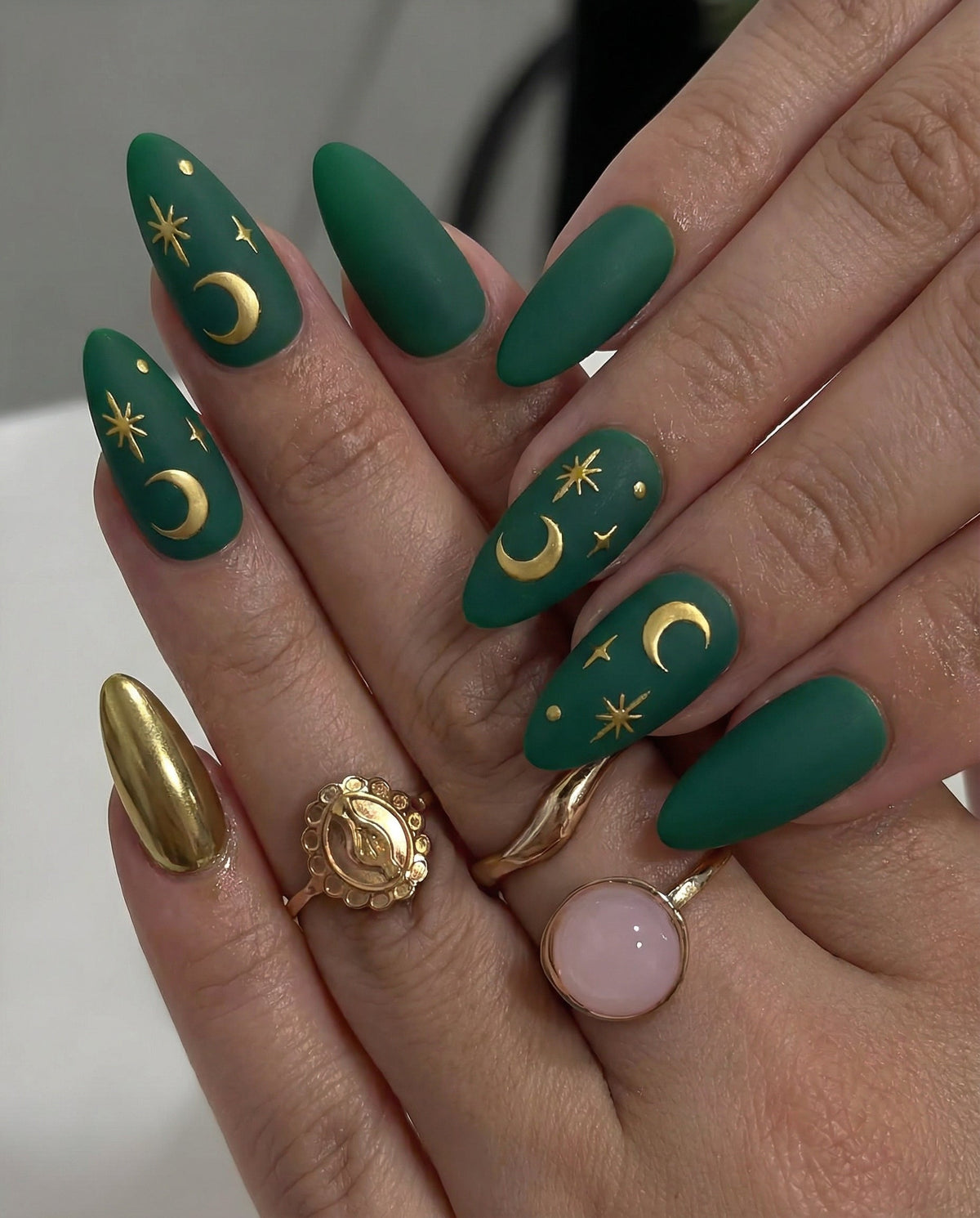 KOSBLING nail studio — Medieval Moon+