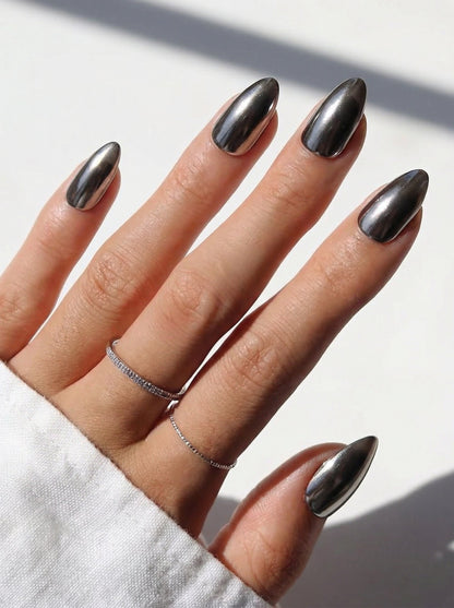 KOSBLING nail studio — Silver Light / Short Almond